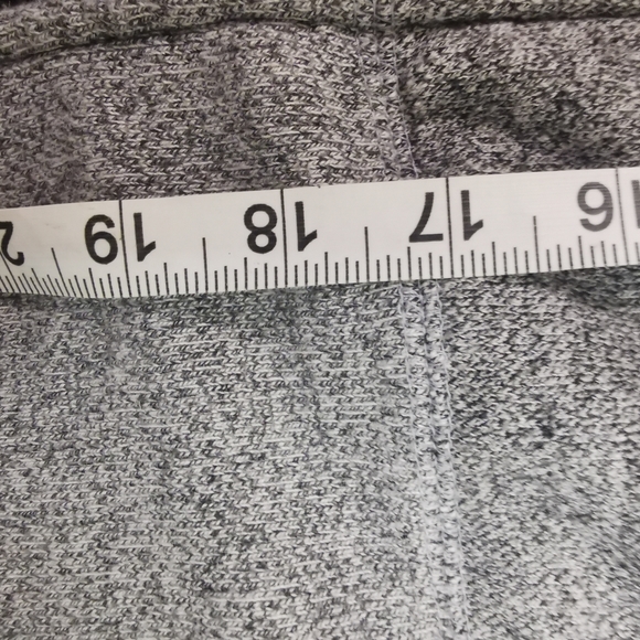 Roots salt and pepper hoody, size small - Picture 7 of 7
